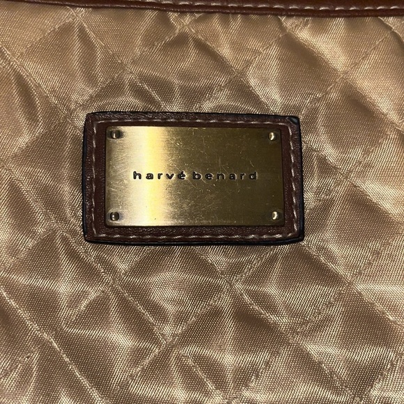 Harve Benard women’s gold quilted mini shoulder bag - Picture 3 of 8